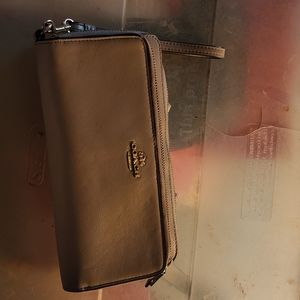 Coach wrislet wallet